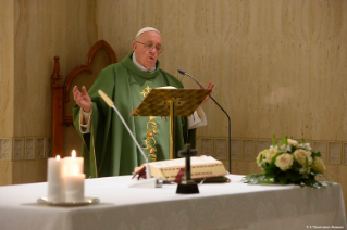 0-Meditazione quotidiana nella Cappella della Domus Sanctae Marthae: <i>Servire, non servirsi</i>