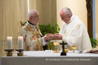 2-Misa matutina en la capilla de la Domus Sanctae Marthae: <i>Perseguidos por ser cristianos</i>