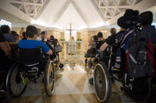 4-Incontro del Santo Padre con alcuni bambini malati e i loro familiari