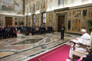 1-Udienza ai partecipanti al Capitolo generale dei Missionari Comboniani del Cuore di Ges&ugrave; 