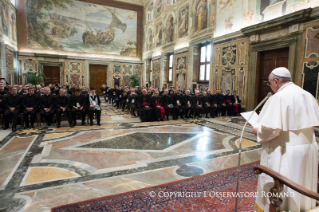 2-A los participantes en un Congreso Internacional organizado por la Facultad de Derecho Can&oacute;nico de la Pontificia Universidad Pontificia Gregoriana