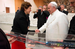 7-A los empleados de la empresa ferroviaria italiana