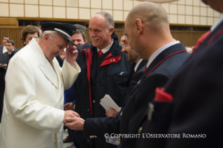 12-A los empleados de la empresa ferroviaria italiana