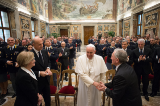 4-Incontro con i Dirigenti, gli Agenti e il Personale dell'Ispettorato di Pubblica Sicurezza presso il Vaticano