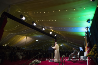 7-Viaggio Apostolico: Incontro con le Autorit&agrave; del Kenya e con il Corpo Diplomatico