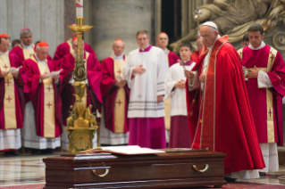 2-Esequie del Signor Cardinale Roberto Tucci, S.I.   