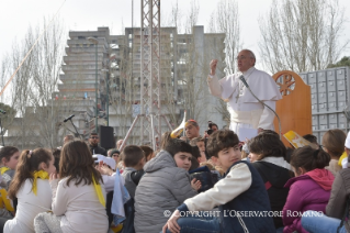 1-Visita Pastorale: Incontro con la popolazione di Scampia e con diverse categorie sociali