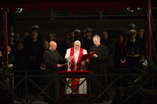 6-Viernes Santo &ndash; V&iacute;a Crucis